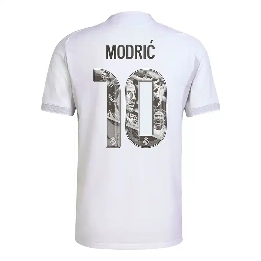 לוקה מודריץ' חולצת הוקרה ריאל מדריד 24/25