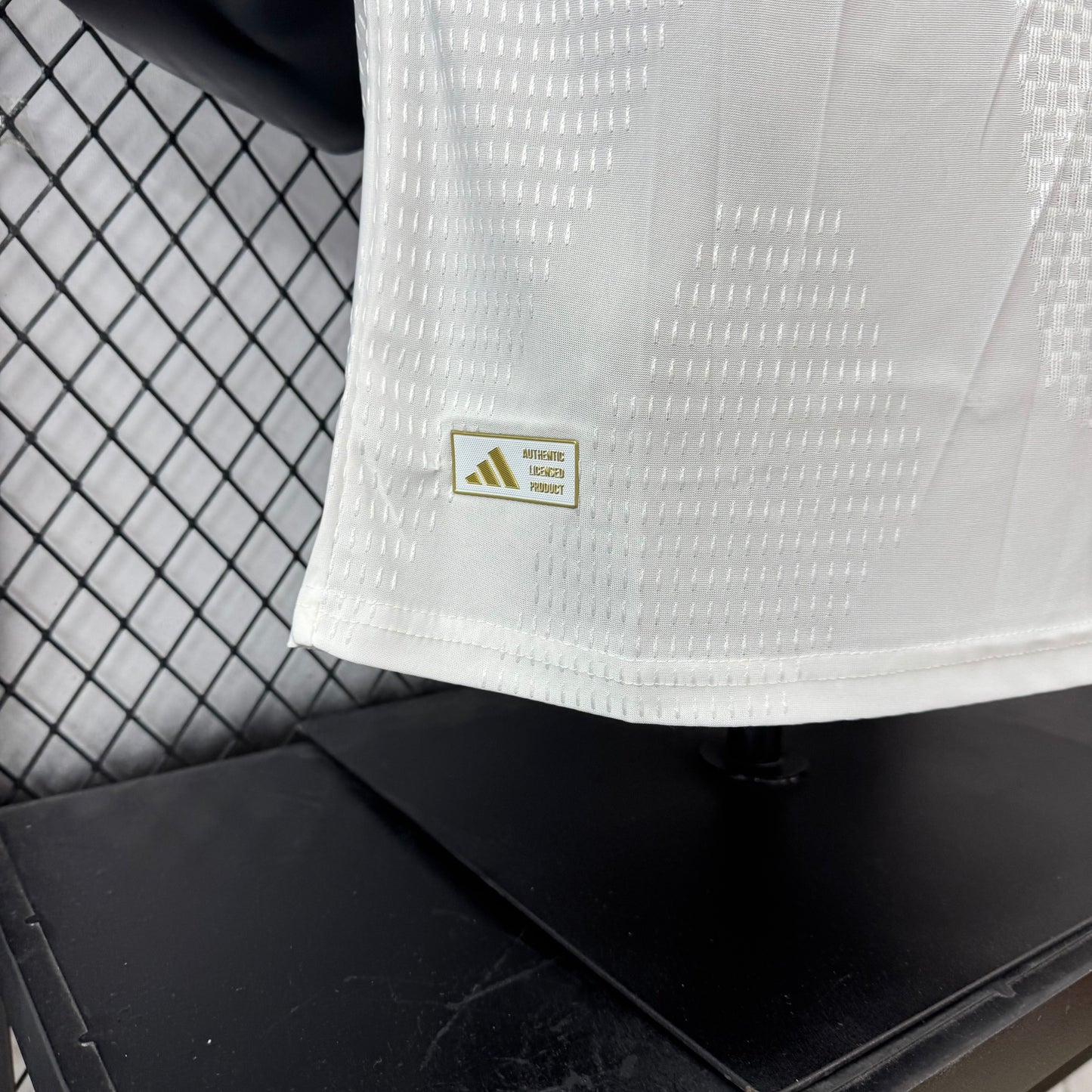 חולצת בית ריאל מדריד 26/27 מהדורת פרימיום