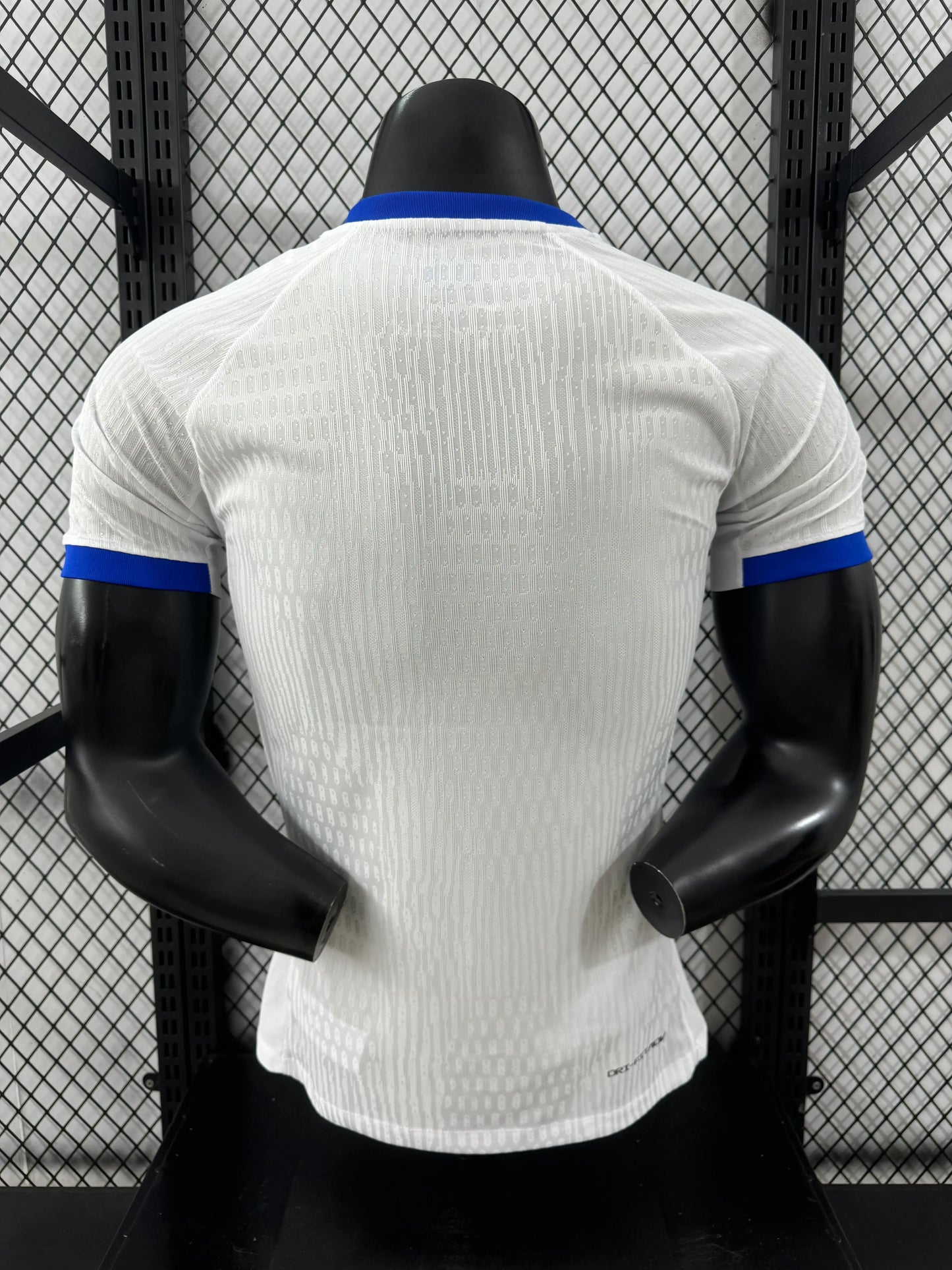 חולצת הבית של אנגליה לעונת 2025/26