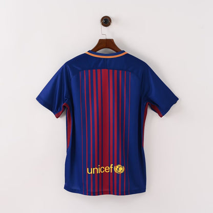 חולצת ברצלונה בית 2017/18 – הדגם האייקוני רטרו