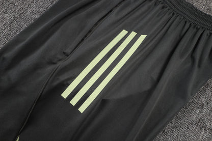 ⚽🤍 סט אימונים ריאל מדריד 25/26 👑🔥 👕 חולצה קצרה & 👖 מכנסיים קצרים