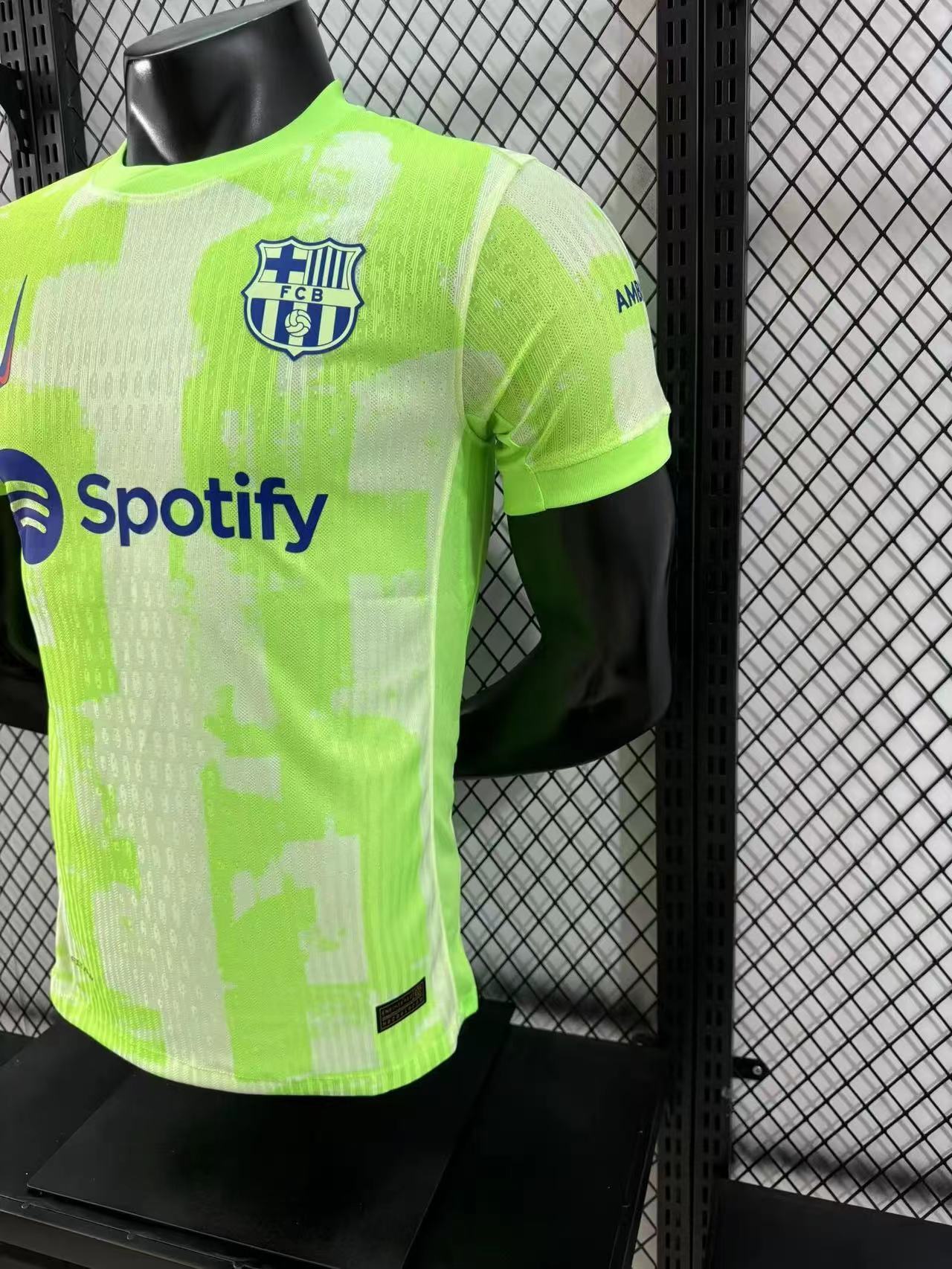 💛⚡ברצלונה 24/25 – חולצת חוץ שנייה בניאון מחשמל