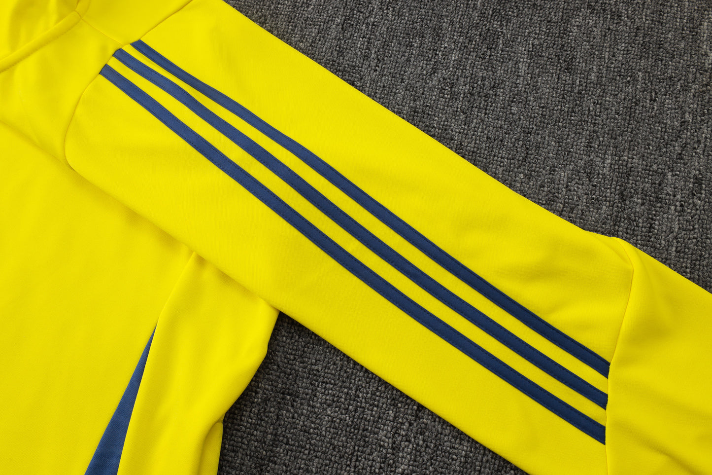 ⚽💛💙Ajax חליפת אימון אייאקס 24/25 – צהוב ־ כחול עם כובע