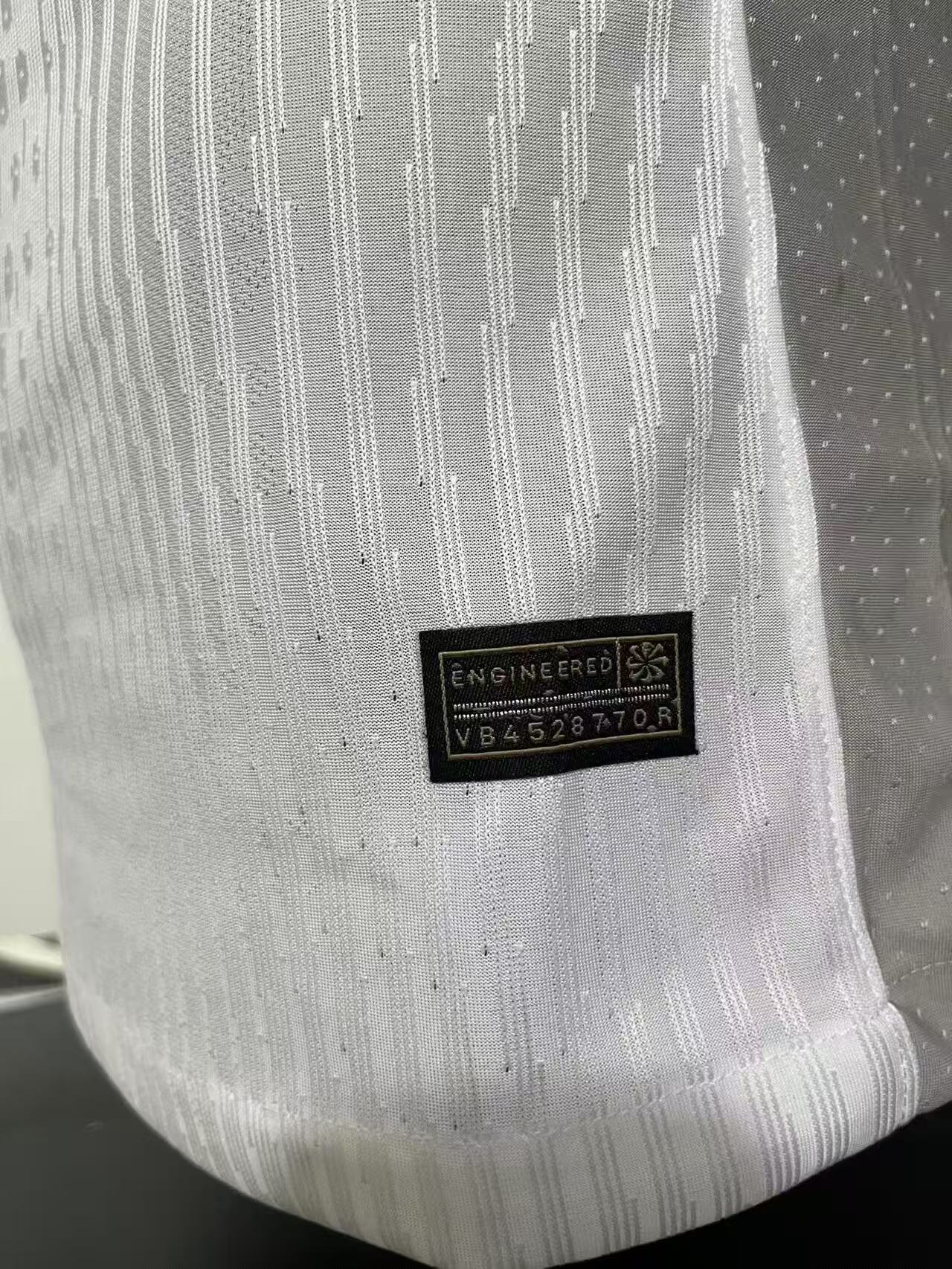 25/26 בַּיִת טוטנהאם