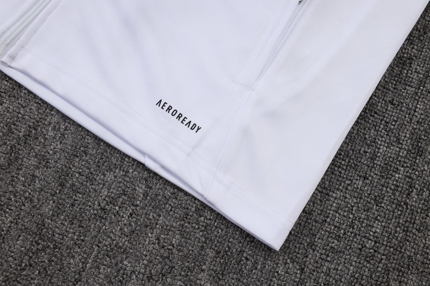 ⚽🤍 חליפת אימון ריאל מדריד 25/26 👑✨ 👕 חולצה ארוכת שרוולים & 👖 מכנסיים