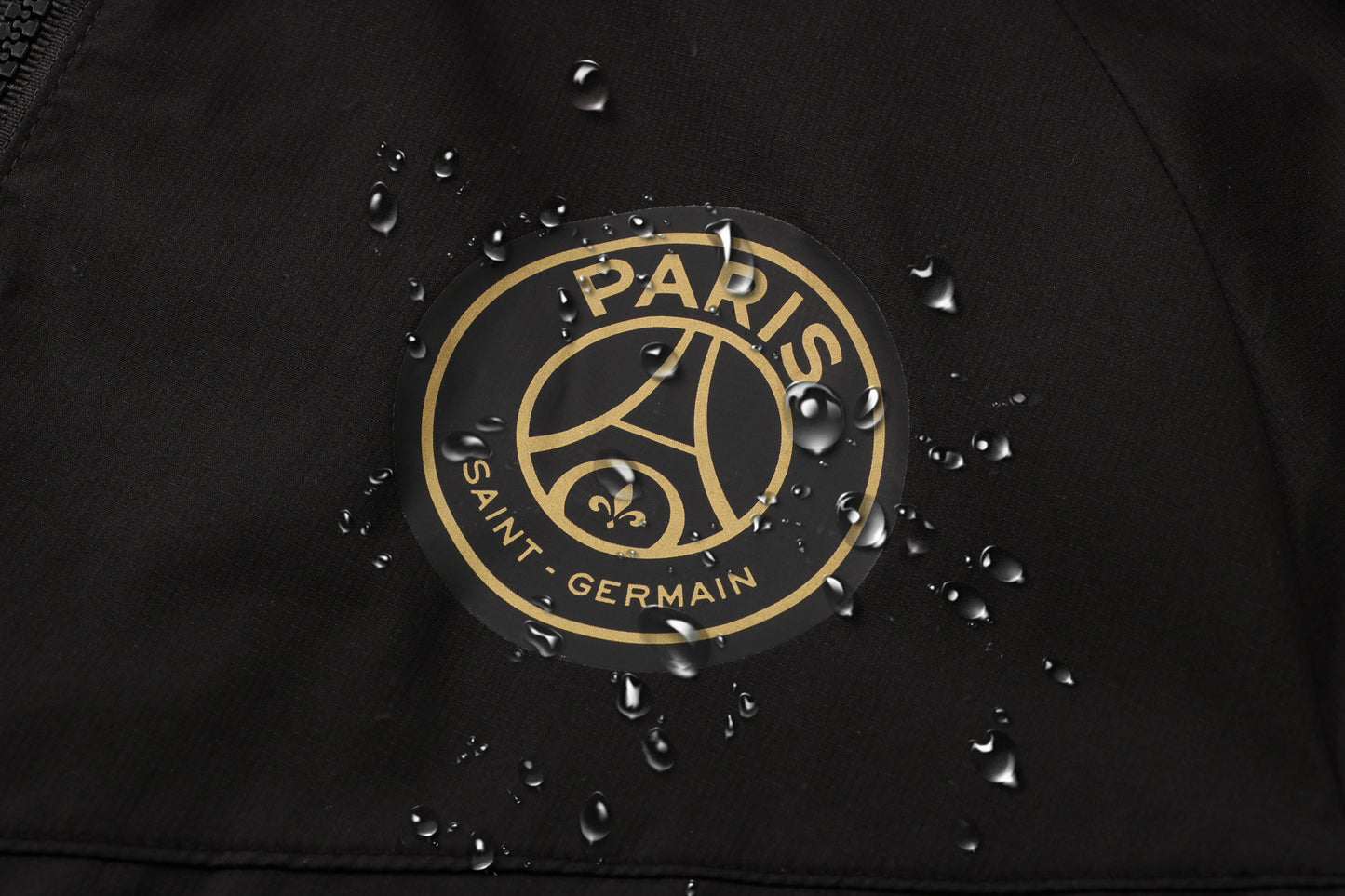 מעיל רוח של פריז סן ז'רמן לעונת 2021/22 (שחור)