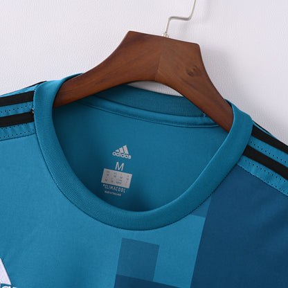 חולצת רונאלדו רטרו לעונת 2017/18 של ריאל מדריד – מהדורת UCL אגדית