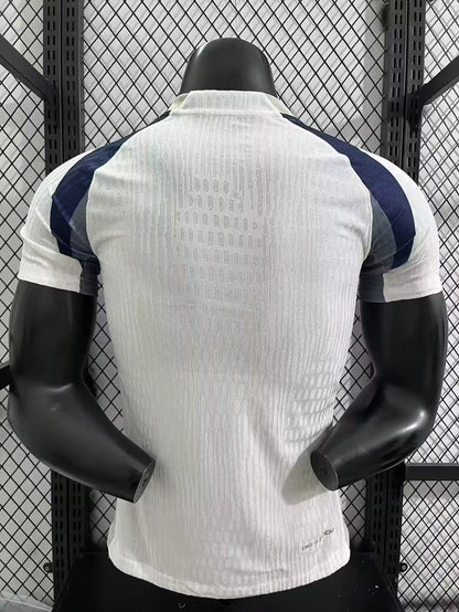 25/26 בַּיִת טוטנהאם