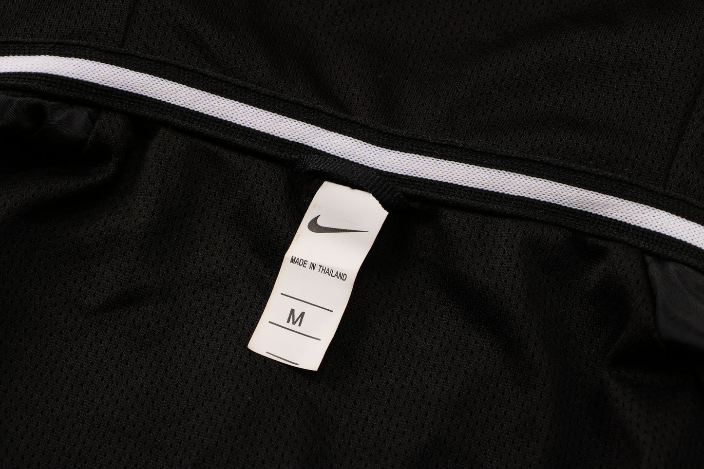 מעיל רוח של פריז סן ז'רמן לעונת 2021/22 (שחור)