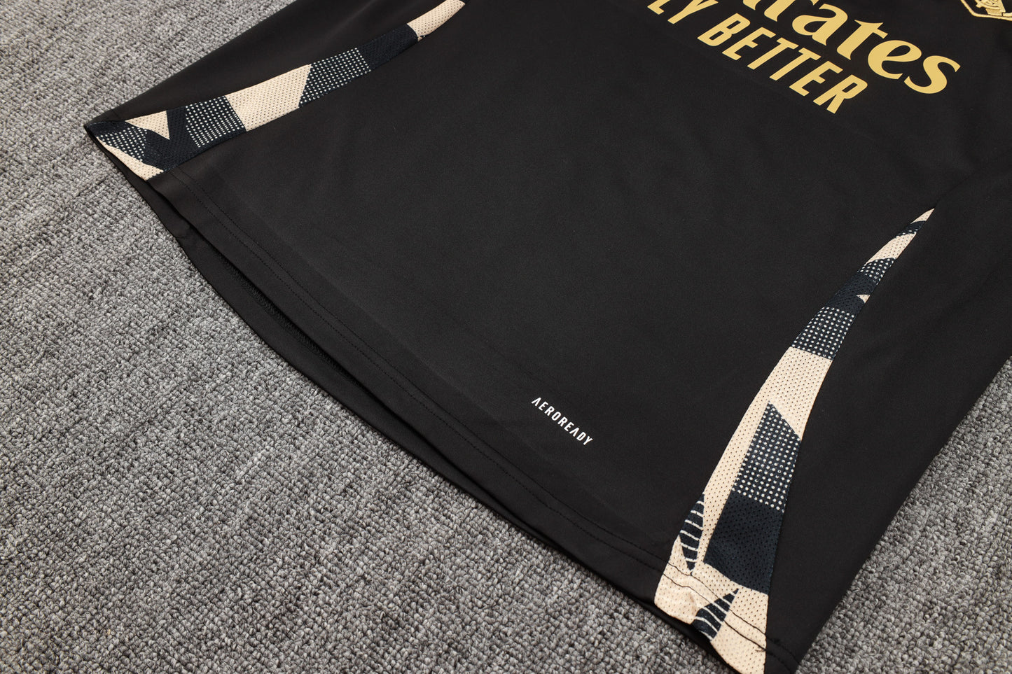 סט חליפה ריאל מדריד בצבע שחור שנת 24/25