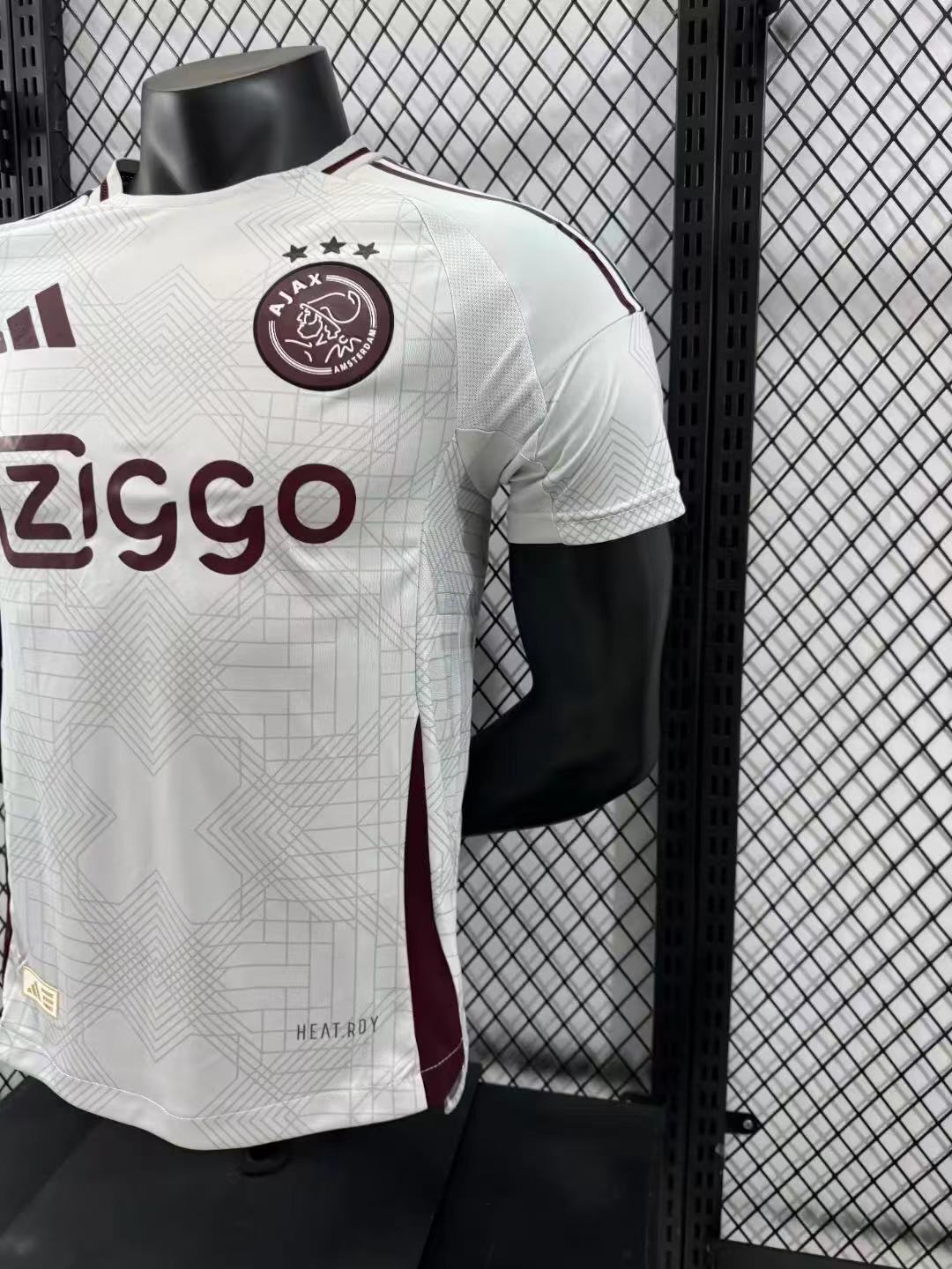 חולצת חוץ של אייאקס (לבנה)