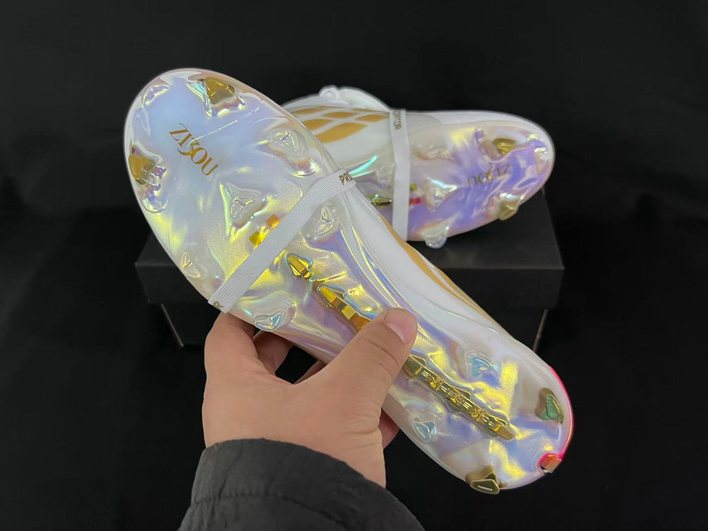 adidas Predator Accuracy FG Signature Edition – White / Gold - נעליי אדידס