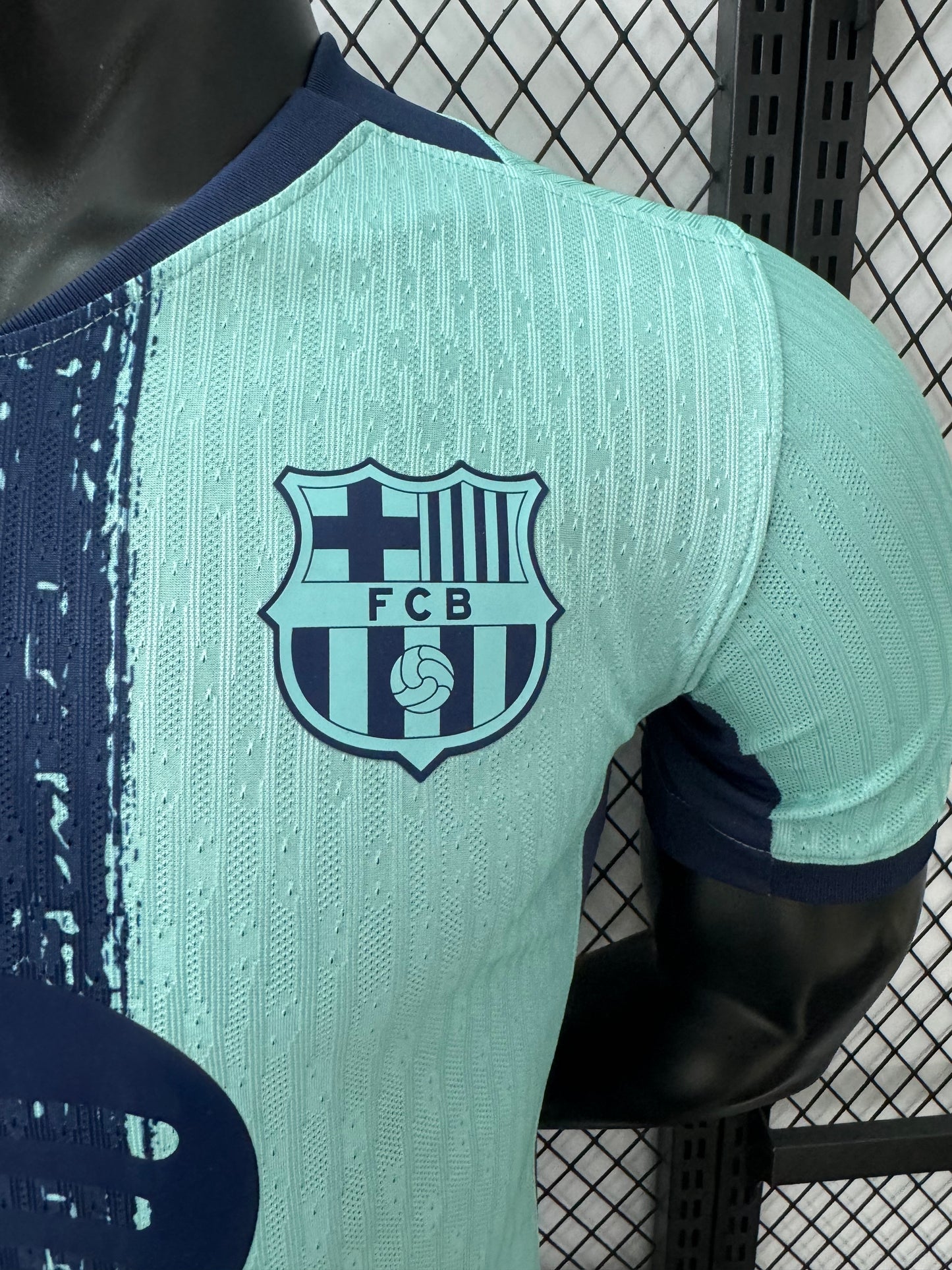 חולצת FC ברצלונה מיוחדת – מהדורה ייחודית