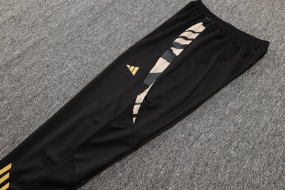 סט חליפה ריאל מדריד בצבע שחור שנת 24/25